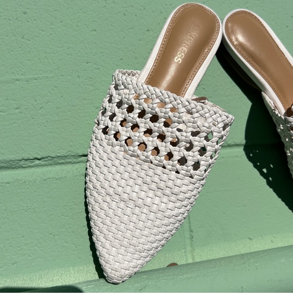 Express White Woven Mules size 6 - Picture 2 of 4